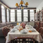 La Casa Alta En La Ruta Del Camino De Santiago