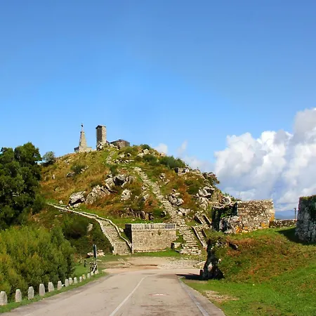 La Casa Alta En La Ruta Del Camino De Santiago