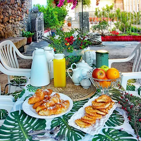 La Casa Alta En La Ruta Del Camino De Santiago *